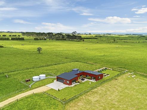136 Mirikau Road, Okato
