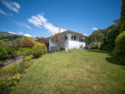 16 Surrey Road, Richmond