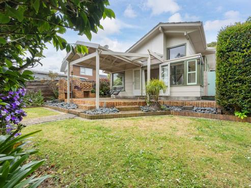 11 Lemnos Place, Titirangi