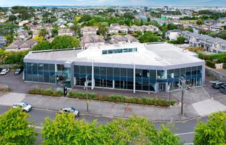 Suburban office retreat