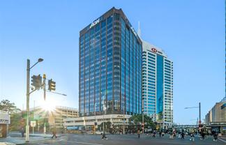 CBRE - Premium Suite in Aon Centre