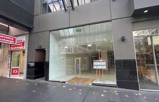 Corner Profile mid Queen St