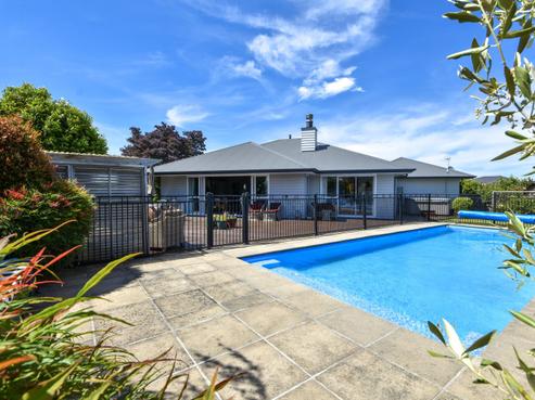 5 Warrington Court, Carterton