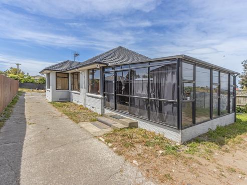 415 Breezes Road, Aranui