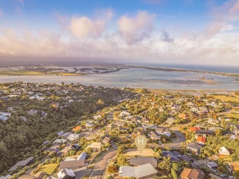 139 Soleares Avenue, Mount Pleasant