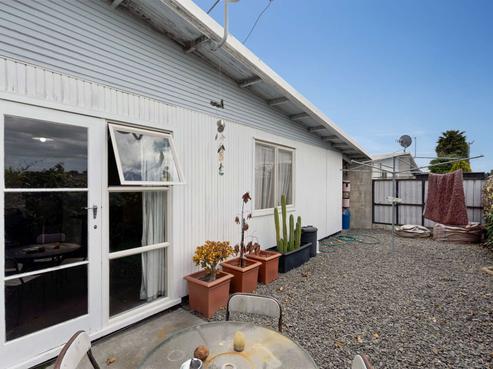 2/209 Mcleod Street, Camberley