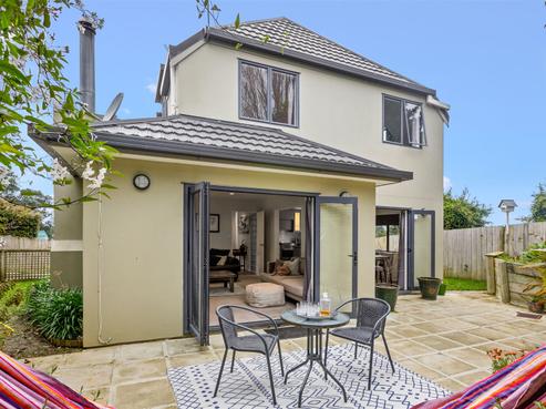 2/33 Waipa Street, Birkenhead