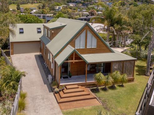 12 Cathedral Court, Hahei
