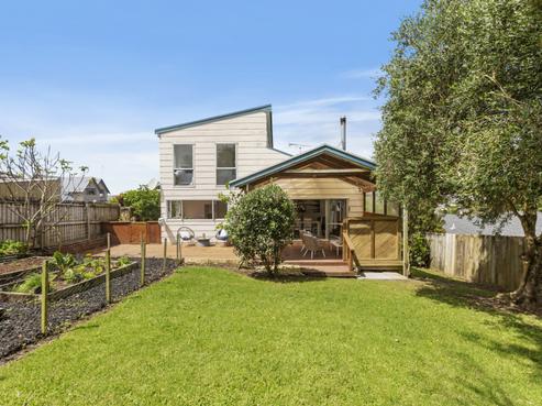 8 Wiriana Place, Stanmore Bay