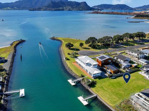 23 Fred Carr Place, One Tree Point
