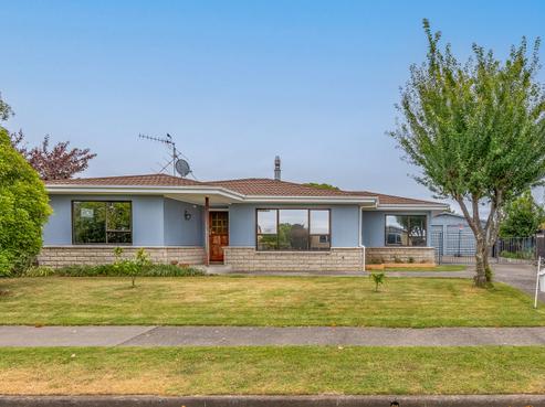 15 Duckworth Crescent, Greenmeadows