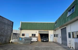 214m² Warehouse in Glendene 