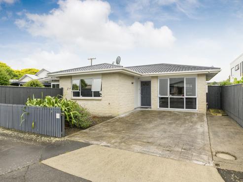 83A Linton Street, West End