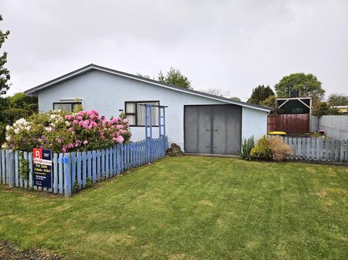 9 Arthur Road, Owaka
