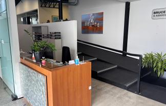 Stylish on Victoria Street