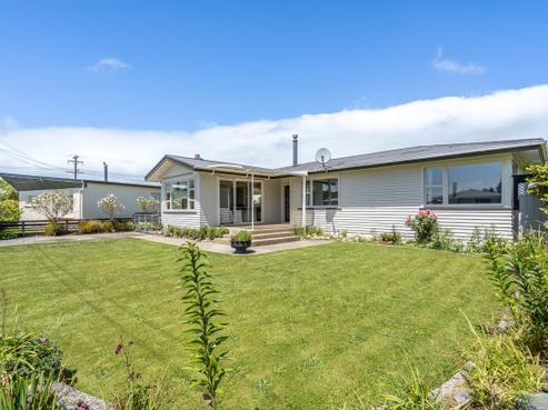 3 Carlyle Street, Tuatapere