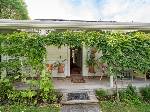 6 Rentone Street, Stepneyville