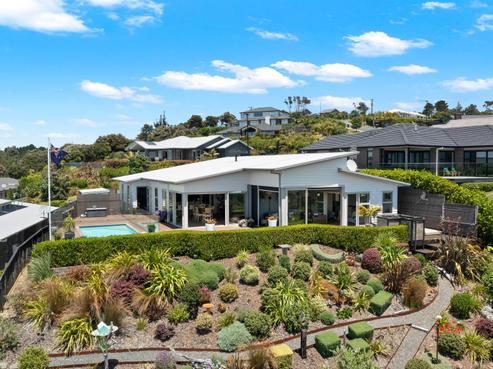 15 Woodridge Drive, Stanmore Bay