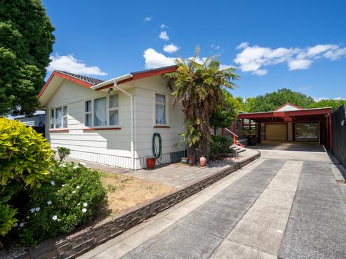 8 Creswell Place, Leamington