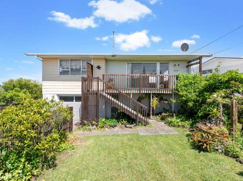 1000 Whangaparaoa Road, Matakatia