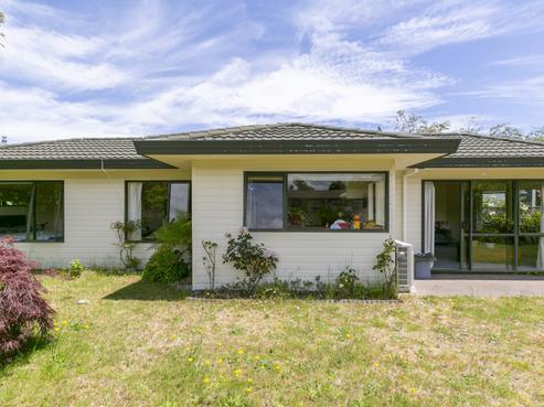 61 Kiddle Drive, Hilltop