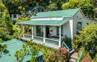 80 Oxford Terrace, Coromandel