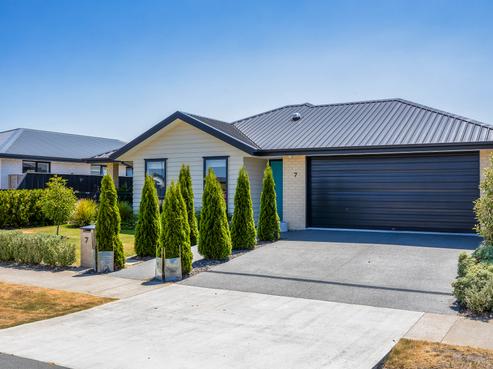 7 Helicon Street, Pegasus