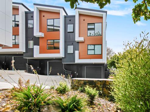 2/36 Seccombes Road, Epsom