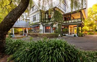 15 and 17B Keir Crescent, Lansdowne