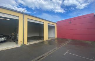 Lease this Storage Unit/Mini Warehouse  