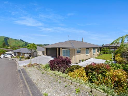 5 Tauhou Place, Waikanae