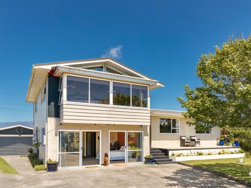 17 Ngahue Crescent, Carters Beach