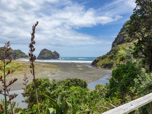 14 Garden Road, Piha