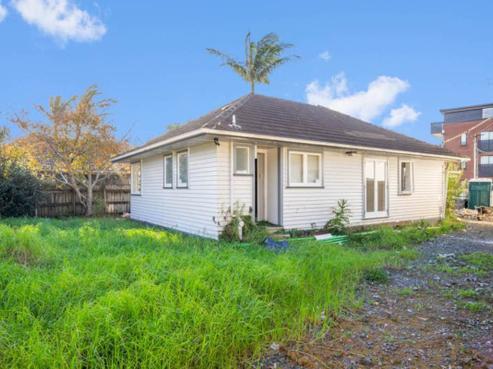 30 Smythe Road, Henderson