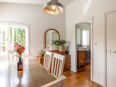 38 Bay Road, Ostend