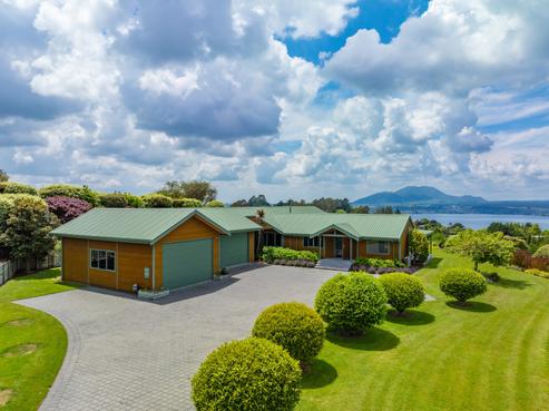 8 Cameron Drive, Acacia Bay