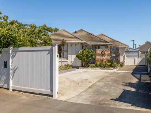 27 Rowses Road, Aranui