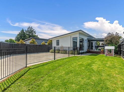 54 Exeter Crescent, Takaro