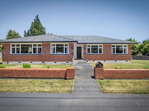 76 High Street, Southbridge