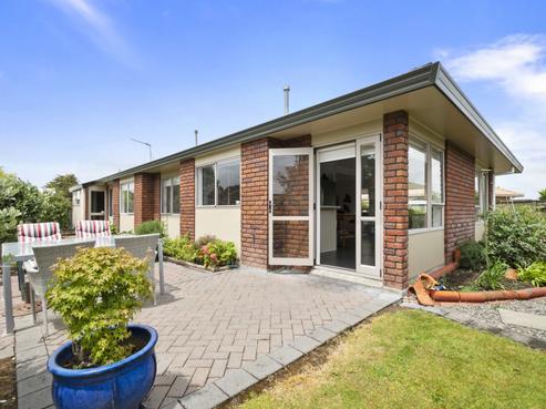 31 Caroline Crescent, Highbury