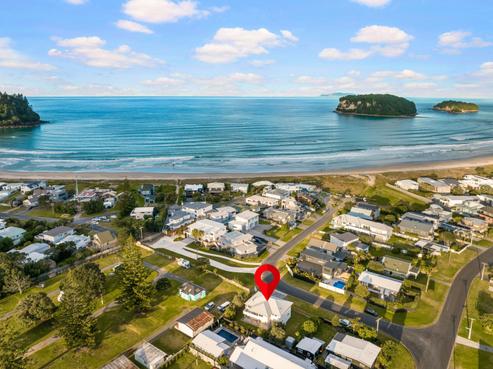 102 Saint Patricks Row, Whangamata
