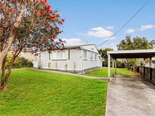 49 Roberts Road, Te Atatu South