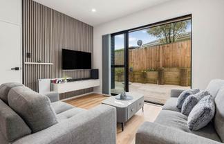 8B Hobart Crescent, Wattle Downs