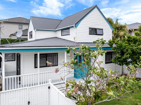 4 Mons Avenue, Mount Roskill