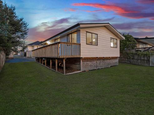 2/121 Matipo Road, Te Atatu Peninsula