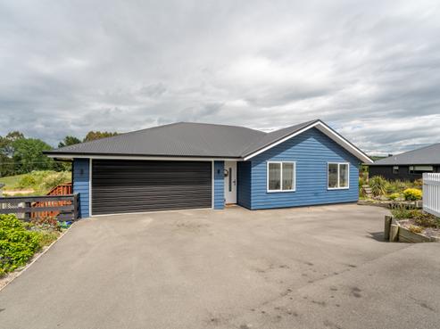 9 Grove Avenue, Weston