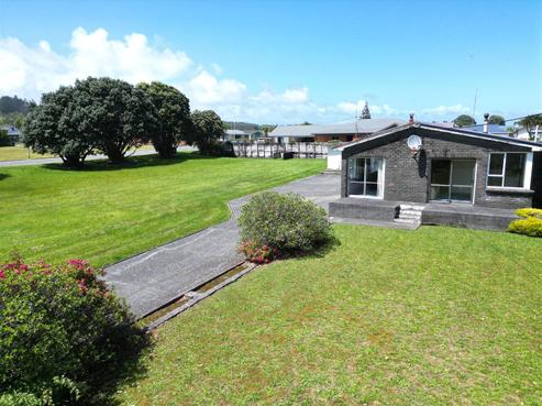 2 Clough Road, Paroa