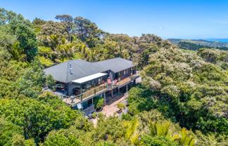 14 Woollams Road, Onetangi