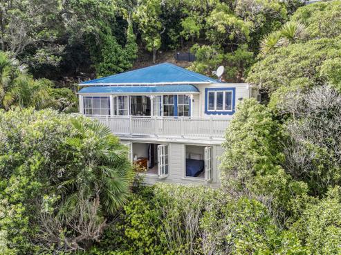 12 Nikau Road, Point Howard