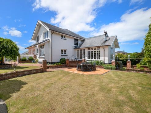 13 Victoria Street, Hawera